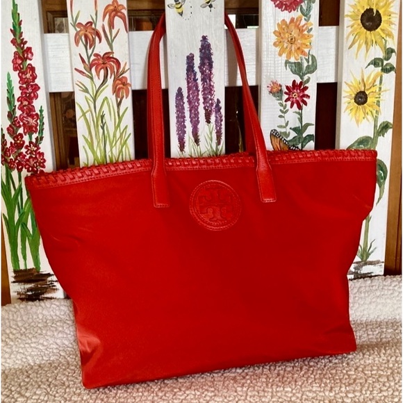 TORY BURCH EAST/WEST MARION NYLON/LEATHER XLARGE TOTE• STYLE # 41149607 EUC - Picture 5 of 8